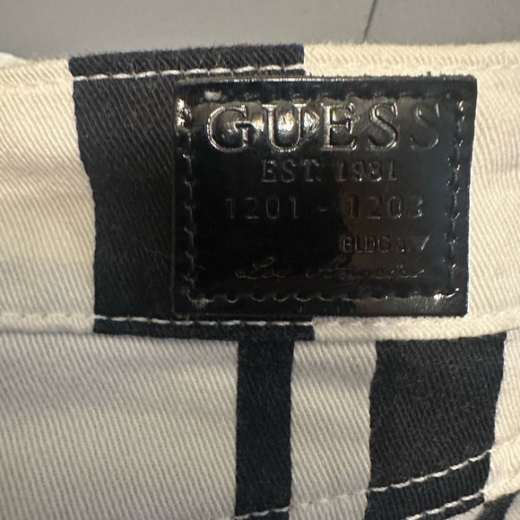 GUESS - Black & White Stripe Brittany Jegging (Size 24) - Picture 11 of 11